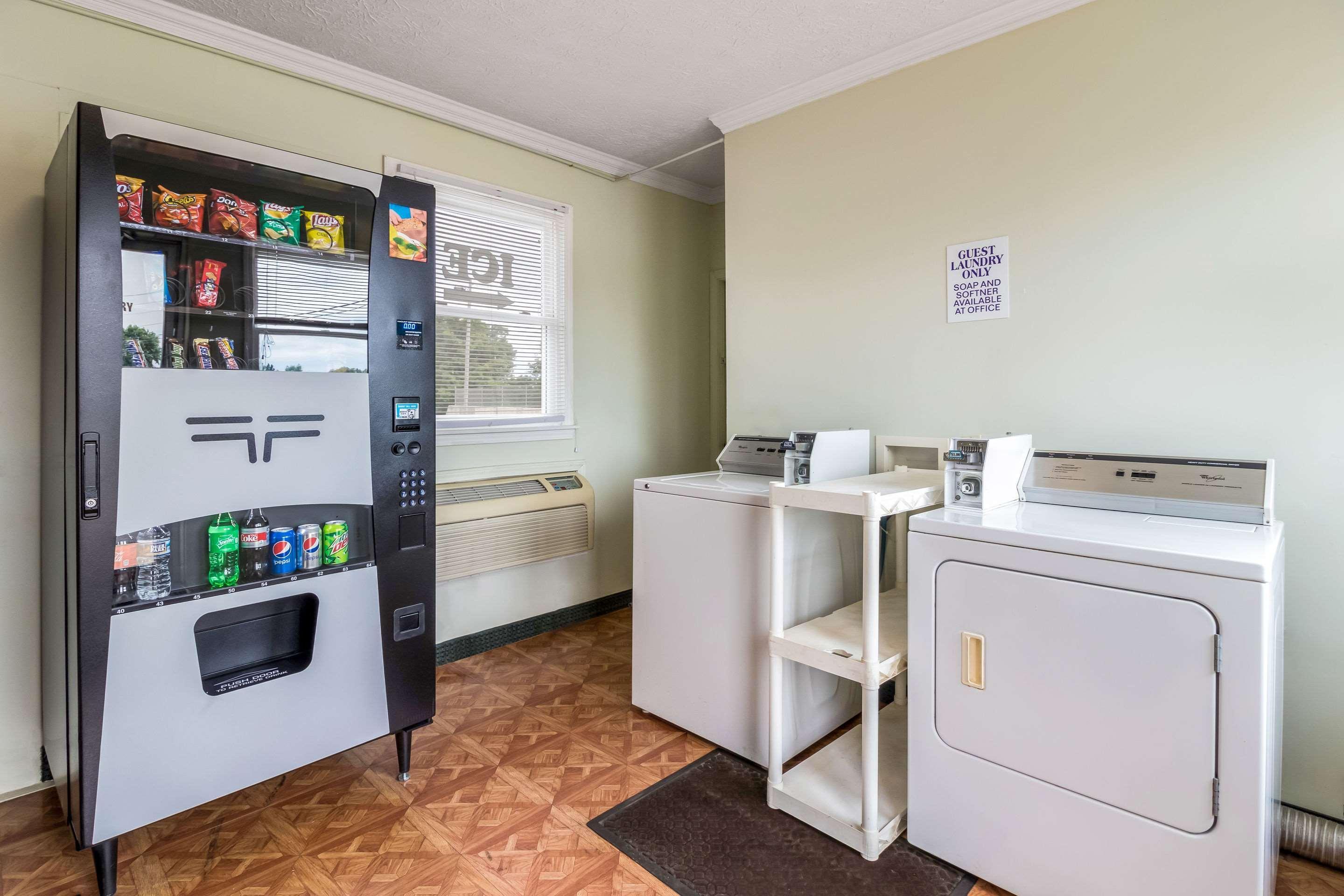 Cadiz Rodeway Inn מראה חיצוני תמונה